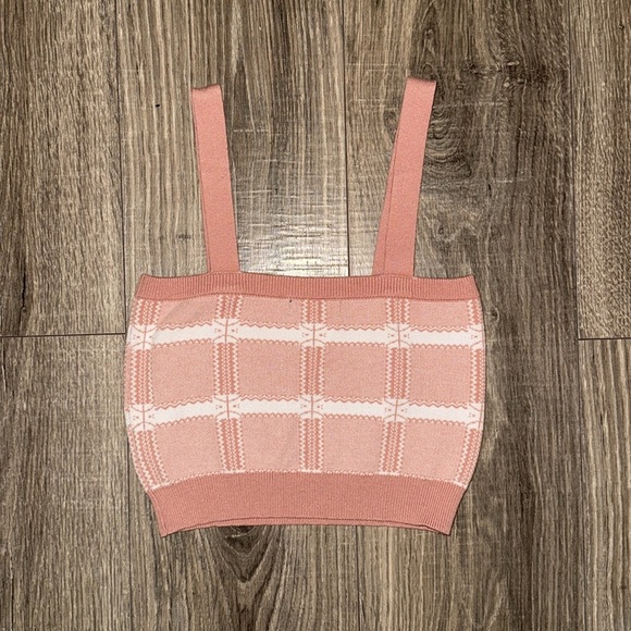 Pink Patterned Cropped Tank Top - Picture 2 of 6